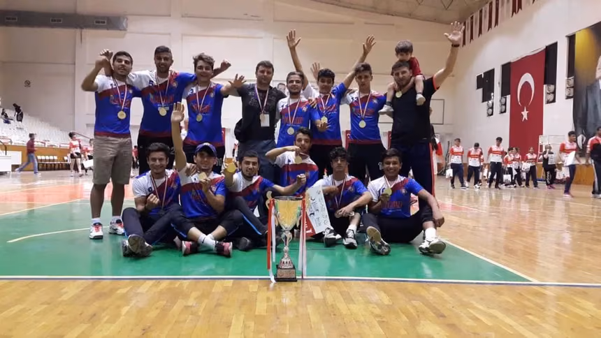aile-ve-sosyal-poltikalar-spor-kulubu-voleybol-takimi-1