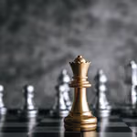Satranç tahtası üzerindeki hamleler, Network Marketing’de stratejik liderliği temsil ediyor.