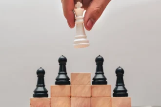 liderliği temsil eden satranç