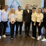 cem bey z kuşağı ekip üyeleriyle birlikte