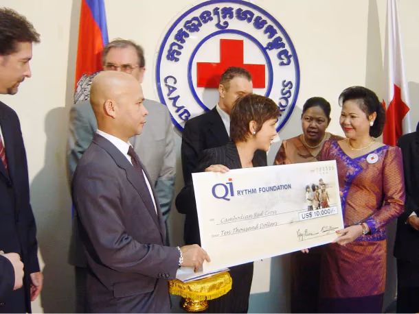 present 2005march12 cambodiaredcrossdonation2005 1